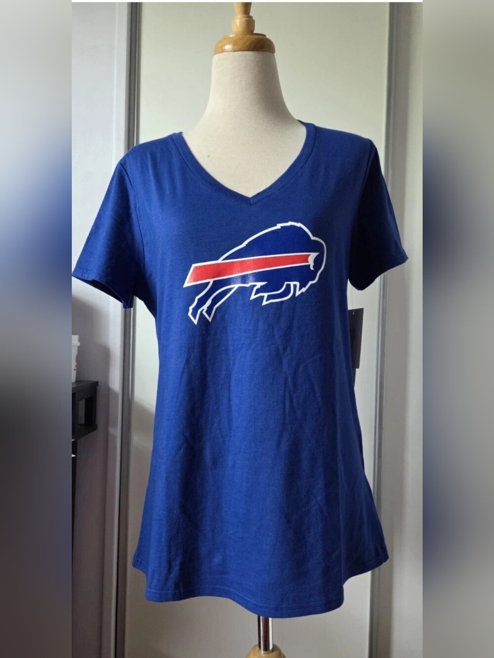 Women's Royal Blue V-Neck Buffalo Bills Graphic Tee Sz M